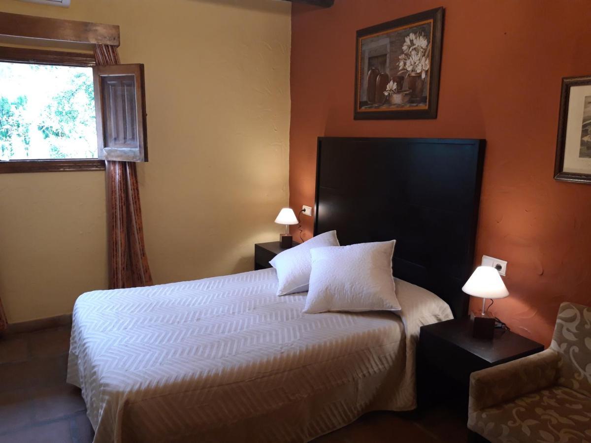 Hotel Restaurante Las Buitreras El Colmenar Bagian luar foto