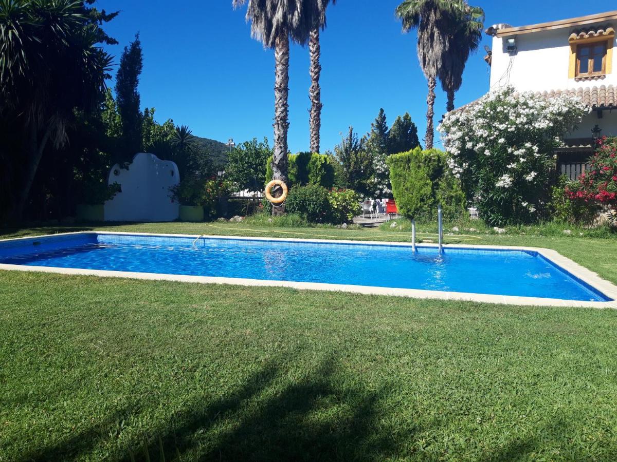 Hotel Restaurante Las Buitreras El Colmenar Bagian luar foto