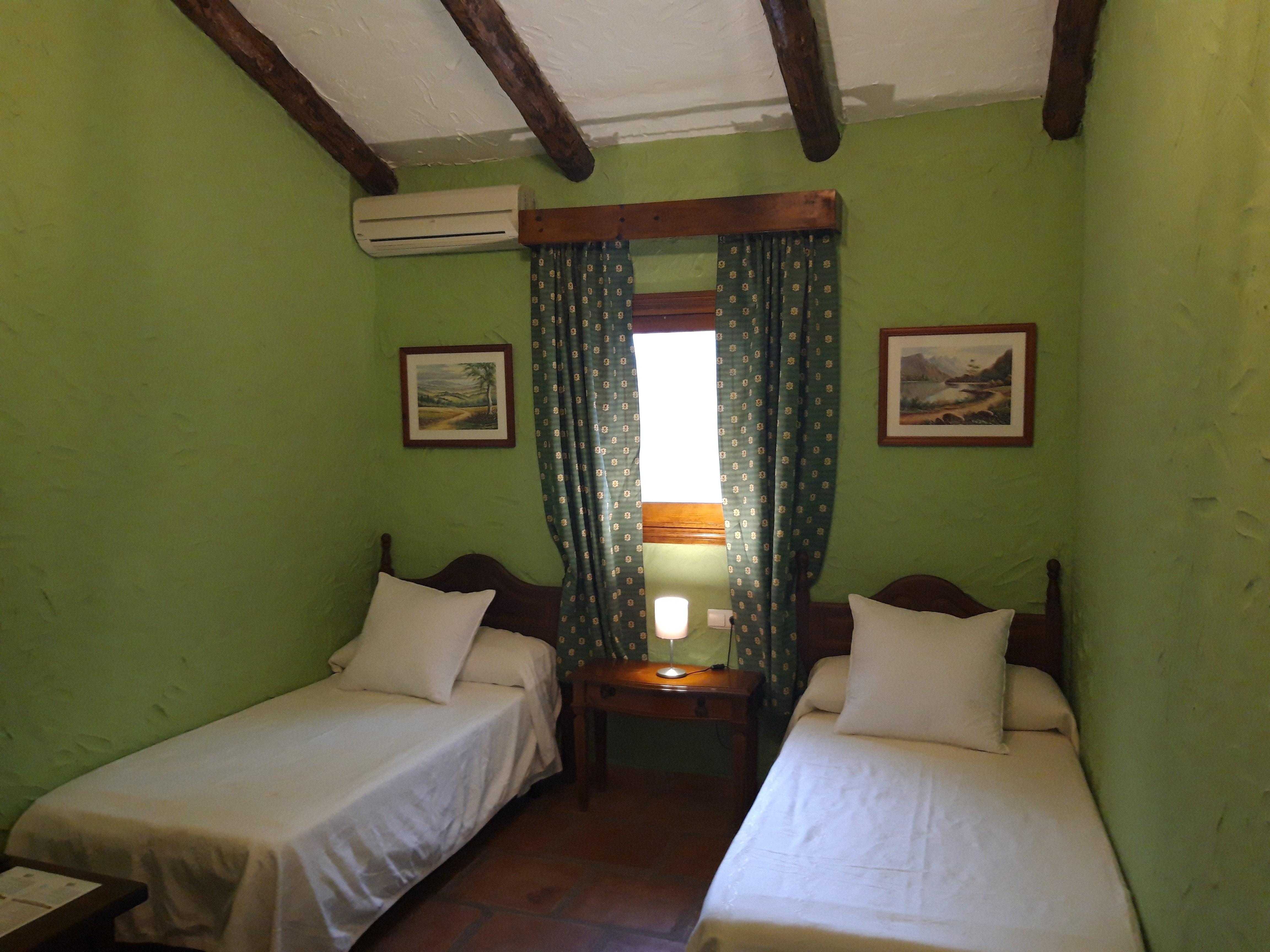Hotel Restaurante Las Buitreras El Colmenar Bagian luar foto