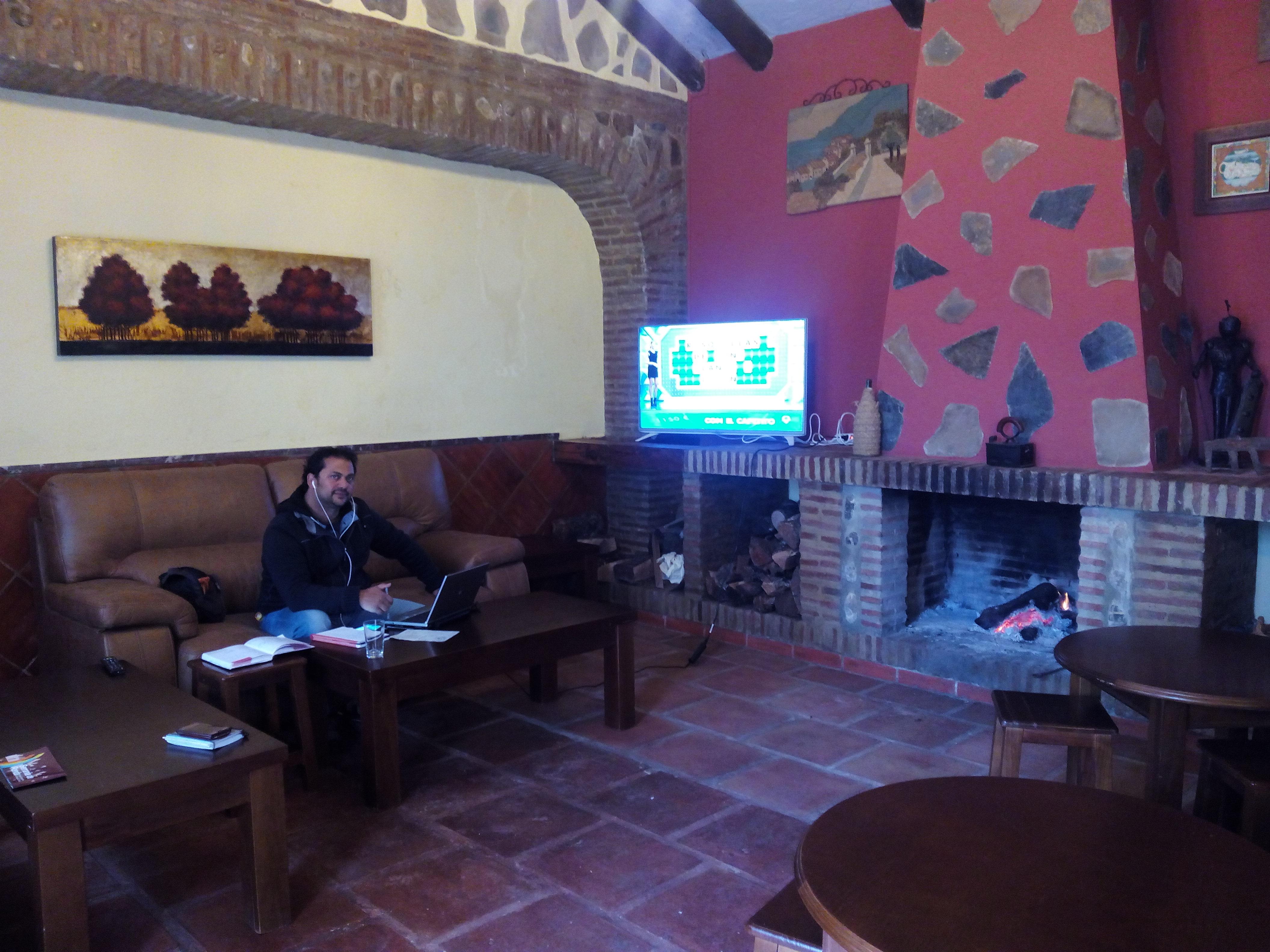 Hotel Restaurante Las Buitreras El Colmenar Bagian luar foto