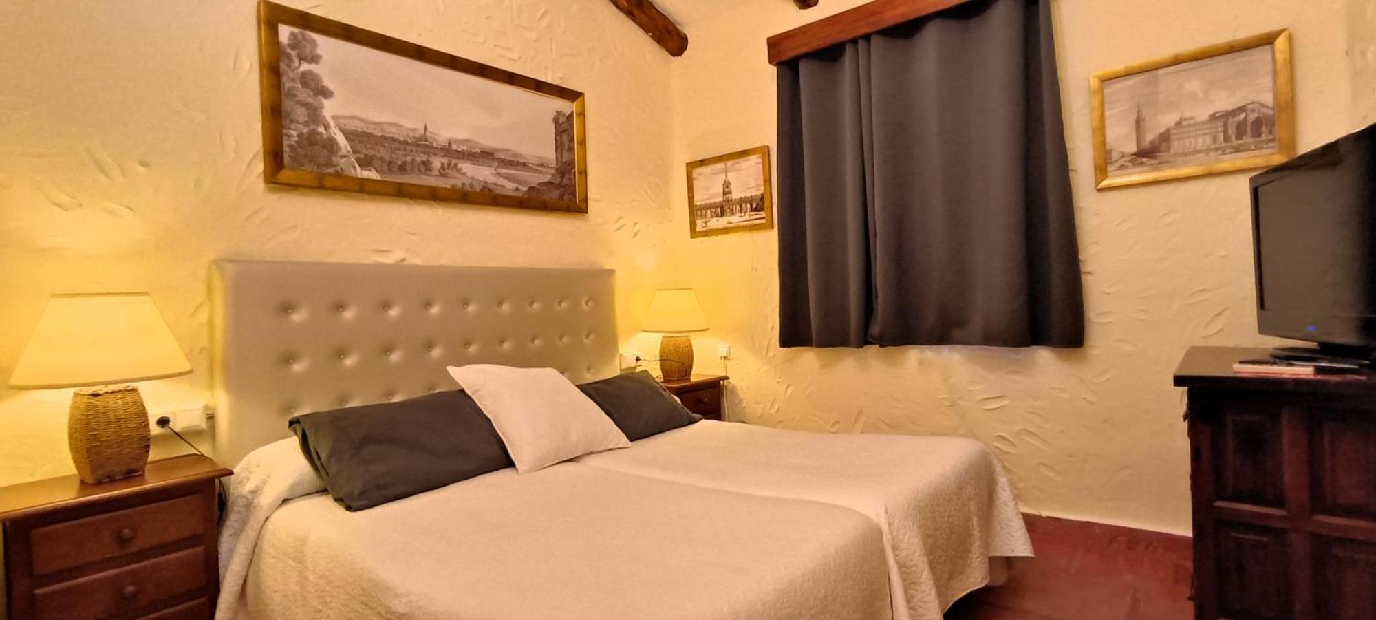 Hotel Restaurante Las Buitreras El Colmenar Bagian luar foto