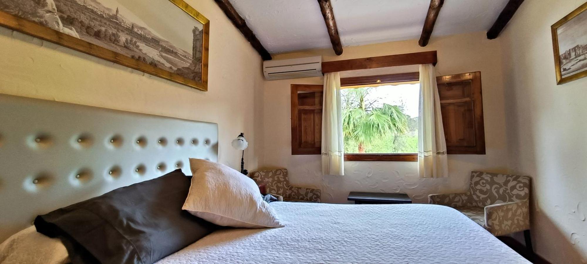 Hotel Restaurante Las Buitreras El Colmenar Bagian luar foto