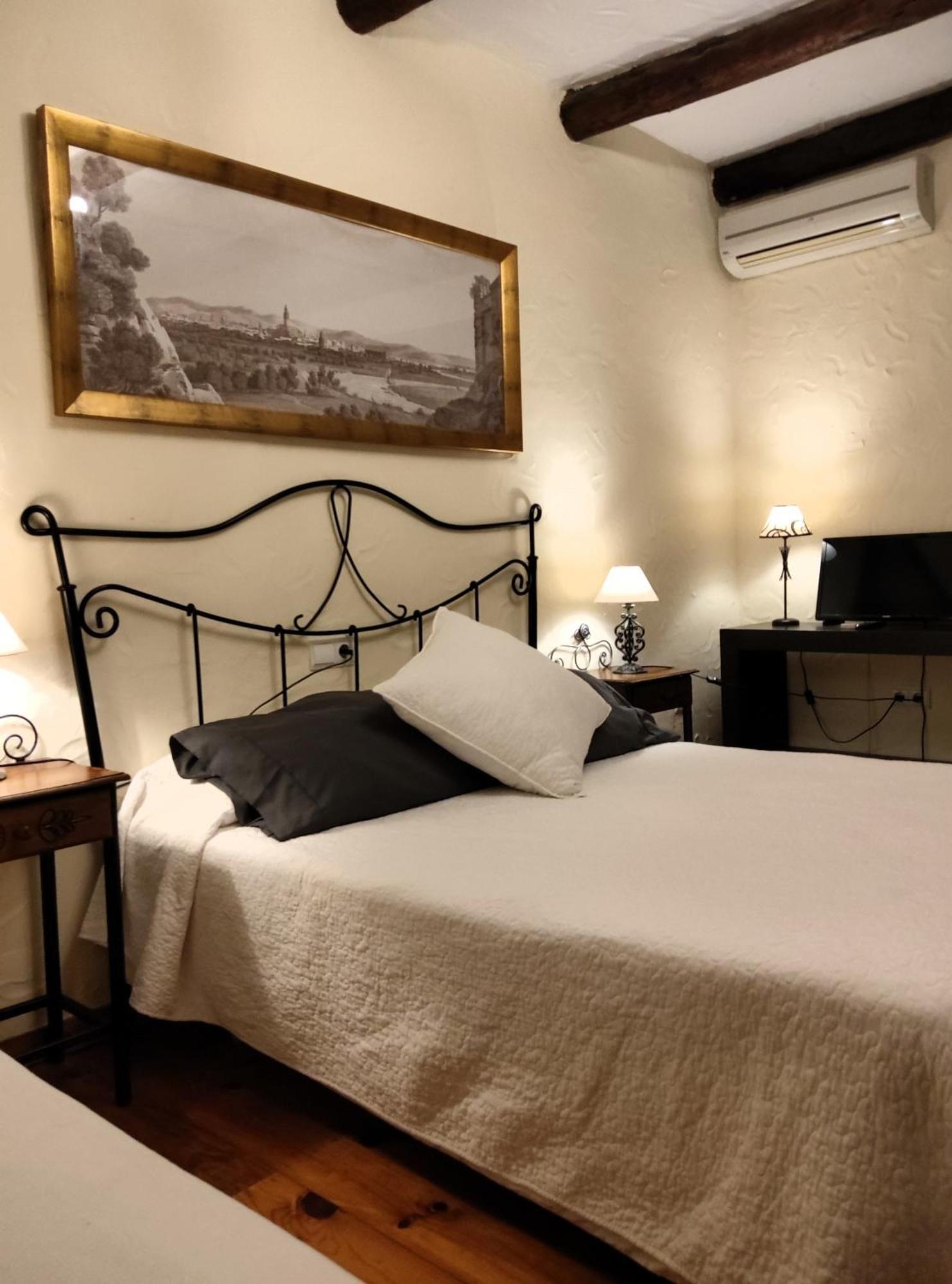 Hotel Restaurante Las Buitreras El Colmenar Bagian luar foto